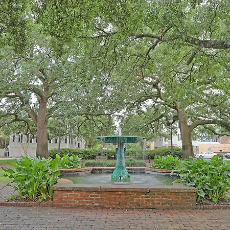 Oglethorpe Inn Savannah Exterior photo